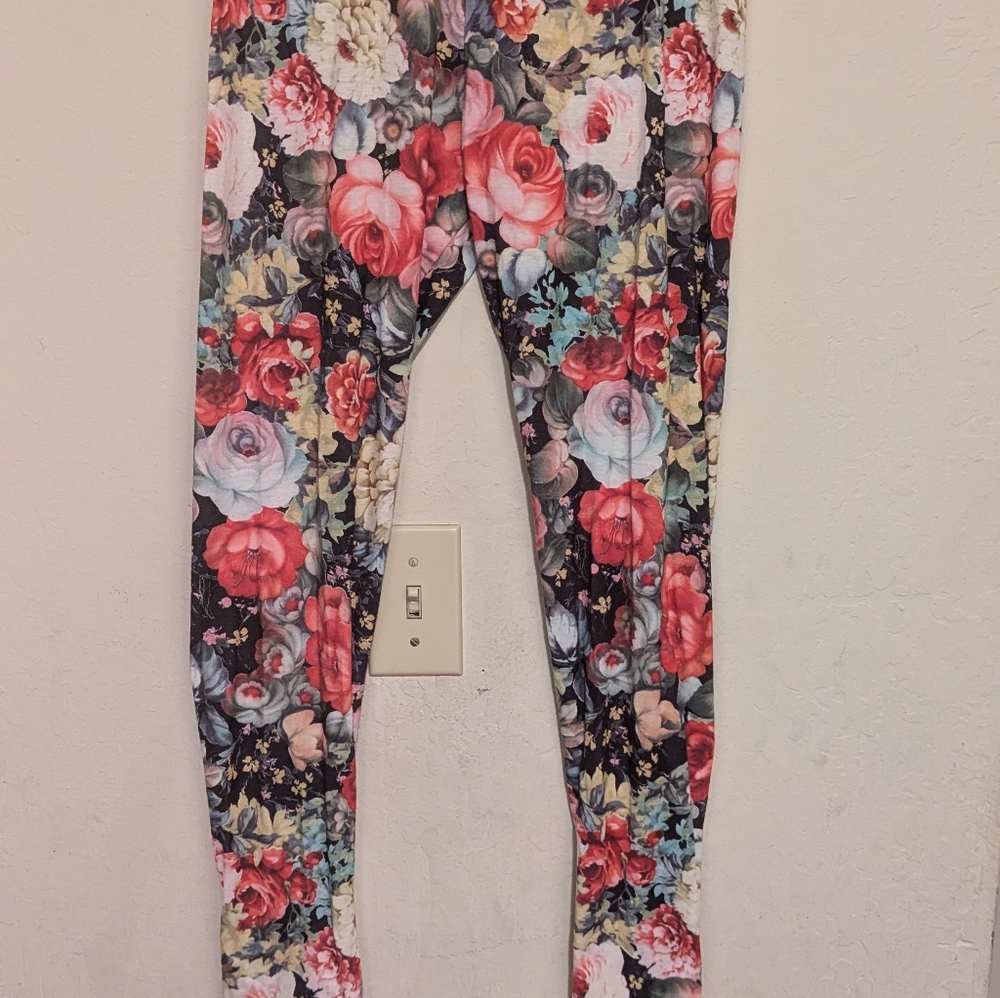 Just Ginger floral Leggings size medium